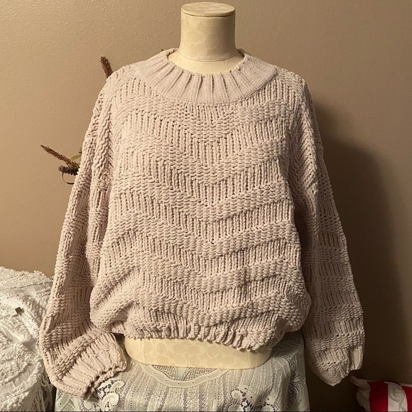POL Sweaters - POL Cream Chevron knit Sweater small